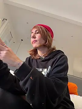 Evangelyne 1 online show from November 26, 2025, 3:23 pm