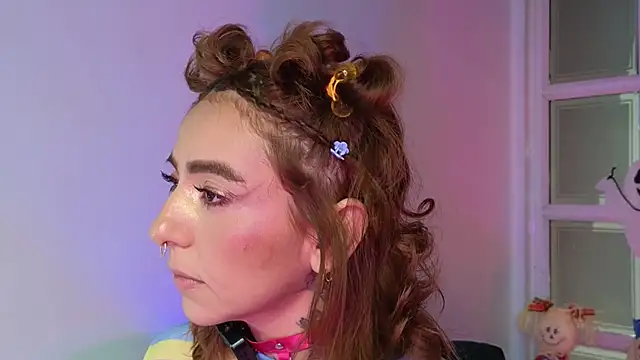 Evangelyne 1 online show from October 29, 2025, 3:44 pm