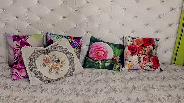 DoraMay online show from November 24, 2025, 7:36 pm