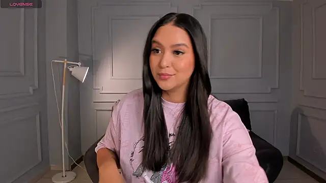 ToriCrossX online show from December 1, 2025, 12:44 am