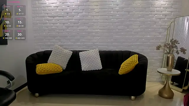 ToriCrossX online show from March 8, 2025, 5:54 pm