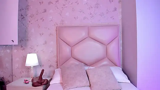 ambar sullivan online show from November 15, 2025, 11:36 am