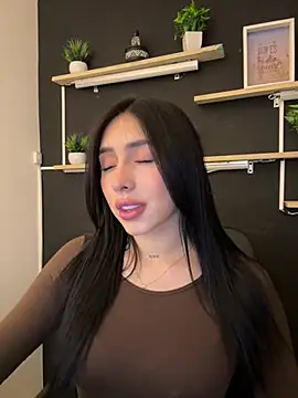 isabella jade online show from February 12, 2026, 9:25 pm