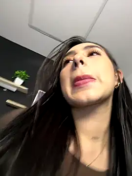 isabella jade online show from November 22, 2025, 1:04 am