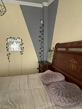 isabella jade online show from September 30, 2025, 2:34 pm