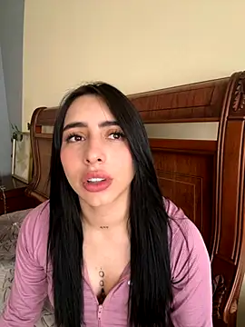 isabella jade online show from October 3, 2025, 1:23 pm