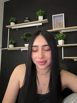 isabella jade online show from February 25, 2026, 8:41 pm