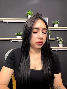 isabella jade online show from November 4, 2025, 1:26 pm