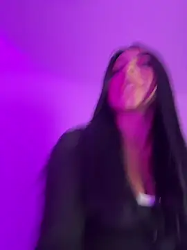 isabella jade online show from March 10, 2026, 7:29 pm