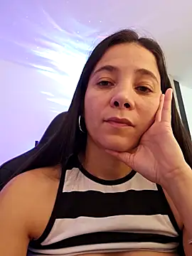 miaeyes online show from February 2, 2026, 1:54 pm