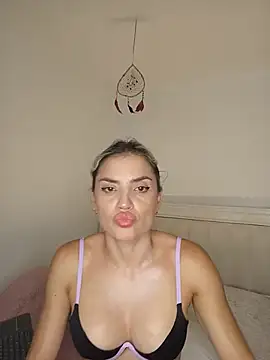ASHLEY BLAIR online show from August 5, 2026, 9:53 pm