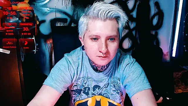Marieblueeyes online show from June 13, 2026, 1:03 am