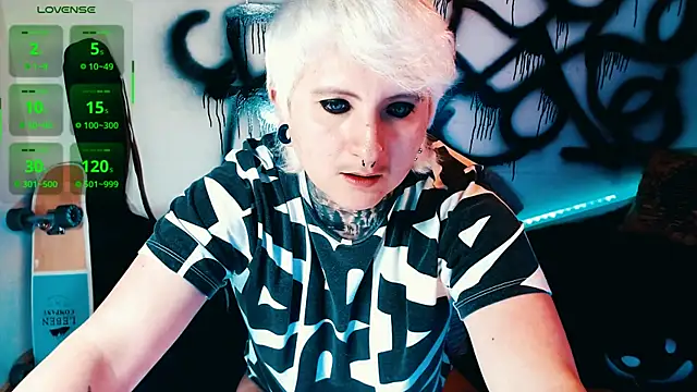 Marieblueeyes online show from July 17, 2026, 11:13 pm
