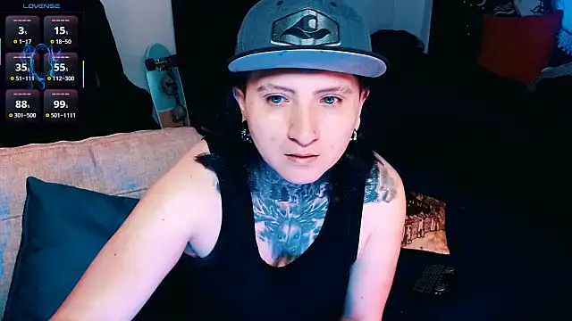 Marieblueeyes online show from September 24, 2025, 4:35 pm