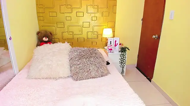 Julia Haye online show from October 9, 2025, 2:45 am