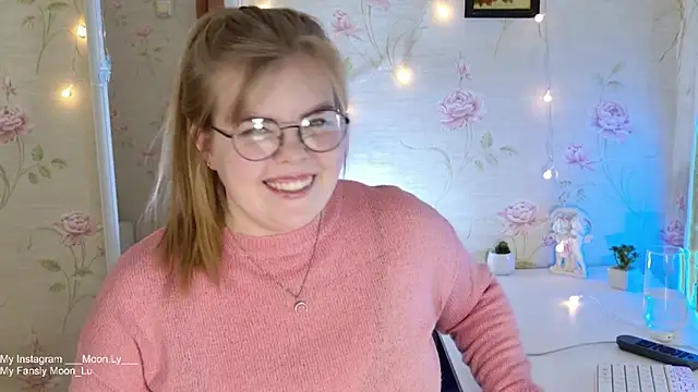 sinnamon  online show from November 1, 2025, 4:45 pm