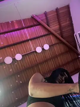 Ashly Miller online show from October 24, 2025, 7:57 pm