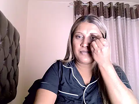 Snapshot of eroticbeauty37 chatting on July 13, 2026, 1:32 pm eroticbeauty37 online show from July 13, 2026, 1:32 pm