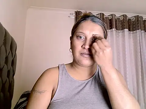 Snapshot of eroticbeauty37 chatting on June 7, 2026, 1:27 pm eroticbeauty37 online show from June 7, 2026, 1:27 pm