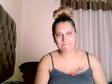 Snapshot of eroticbeauty37 chatting on June 11, 2026, 2:53 am eroticbeauty37 online show from June 11, 2026, 2:53 am