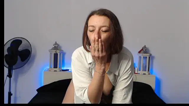 Snapshot of Oriane_Jackson chatting on December 21, 2025, 10:06 am Oriane Jackson online show from December 21, 2025, 10:06 am