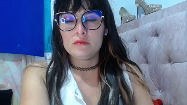 Alexandrasaenz online show from May 4, 2026, 9:06 pm
