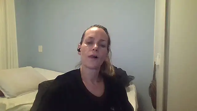 Annylove1 online show from October 18, 2025, 12:12 am