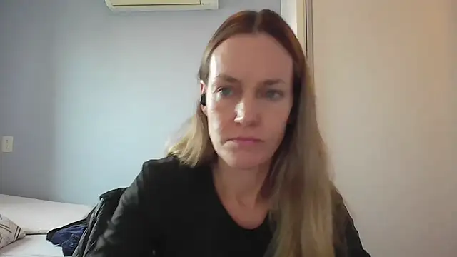 Annylove1 online show from November 13, 2025, 10:52 am