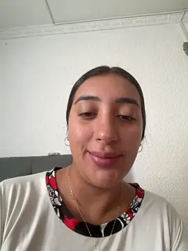 Snapshot of Hannahoff chatting on February 18, 2026, 7:54 pm Hannahoff online show from February 18, 2026, 7:54 pm