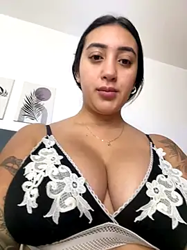 Hannahoff online show from November 24, 2025, 9:15 pm