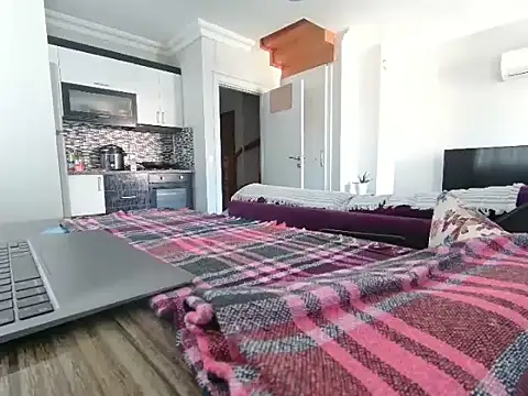 ALPHANDRE online show from December 15, 2025, 7:36 am