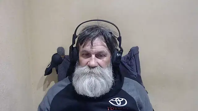 Snapshot of AlexNudo chatting on April 13, 2026, 10:41 am AlexNudo online show from April 13, 2026, 10:41 am