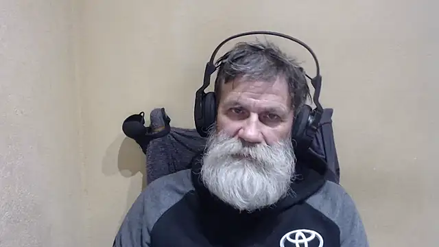 Snapshot of AlexNudo chatting on March 17, 2026, 6:22 pm AlexNudo online show from March 17, 2026, 6:22 pm