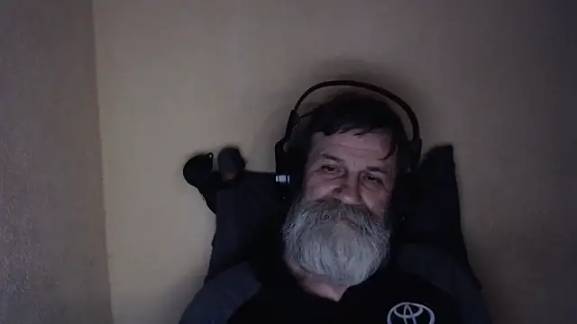 Snapshot of AlexNudo chatting on March 7, 2026, 9:31 pm AlexNudo online show from March 7, 2026, 9:31 pm