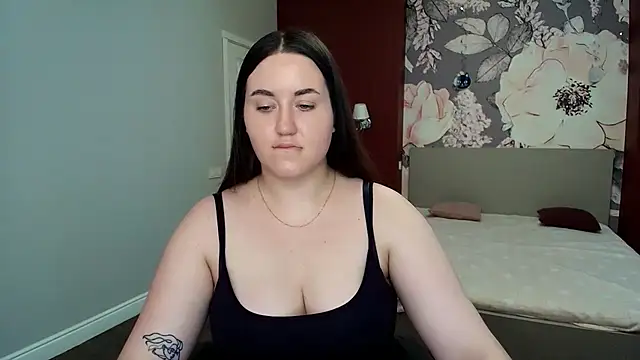 Roxie Bradley online show from August 6, 2026, 9:26 am