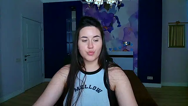 Roxie Bradley online show from March 14, 2025, 4:09 pm