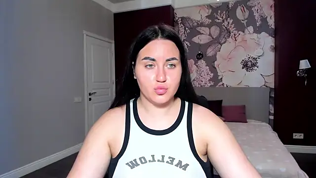 Roxie Bradley online show from September 9, 2025, 5:50 am