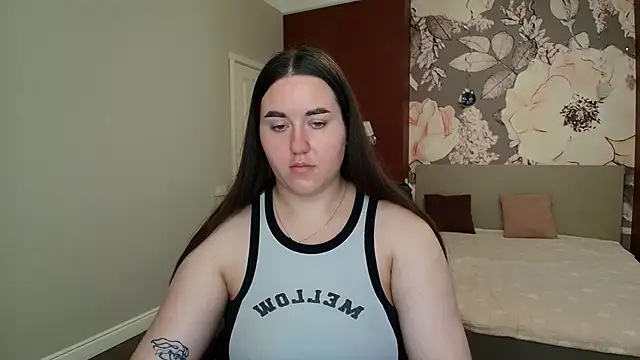 Roxie Bradley online show from July 24, 2026, 5:36 am