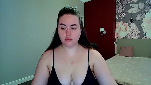 Roxie Bradley online show from March 26, 2026, 6:44 am