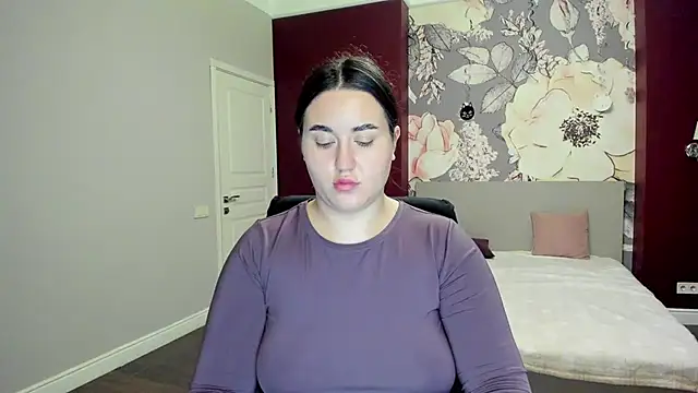 Roxie Bradley online show from November 11, 2025, 6:41 am