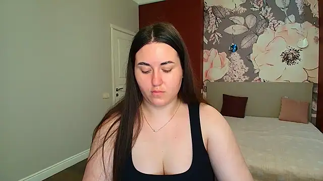 Roxie Bradley online show from June 5, 2026, 5:45 am