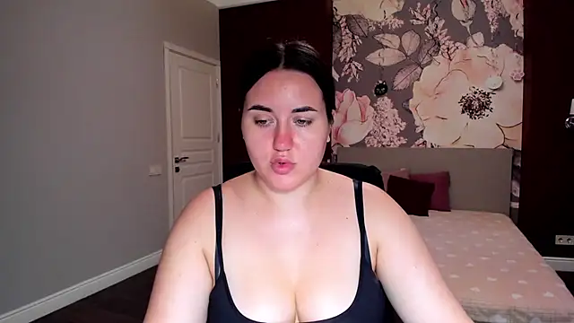 Roxie Bradley online show from September 13, 2025, 5:40 am