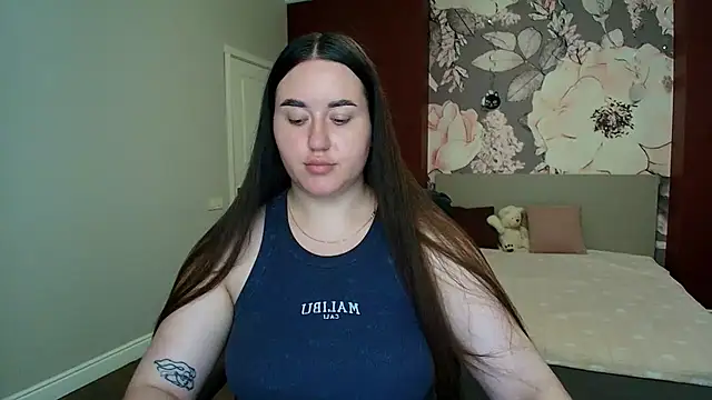 Roxie Bradley online show from July 23, 2026, 5:49 am