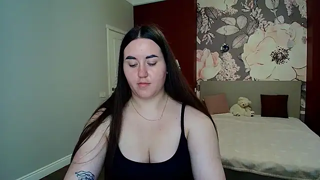 Roxie Bradley online show from July 29, 2026, 5:39 am