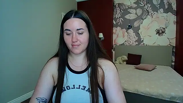 Roxie Bradley online show from July 16, 2026, 6:54 am