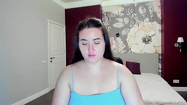 Roxie Bradley online show from October 28, 2025, 6:45 am