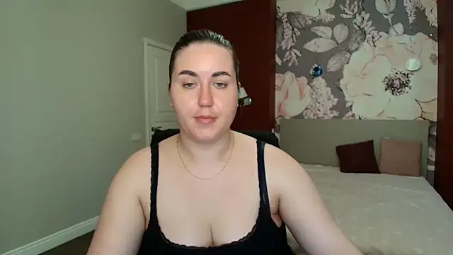 Roxie Bradley online show from May 20, 2026, 5:37 am