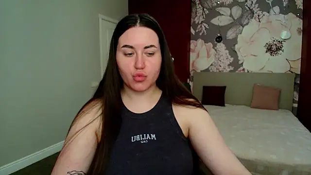 Roxie Bradley online show from April 30, 2026, 5:58 am