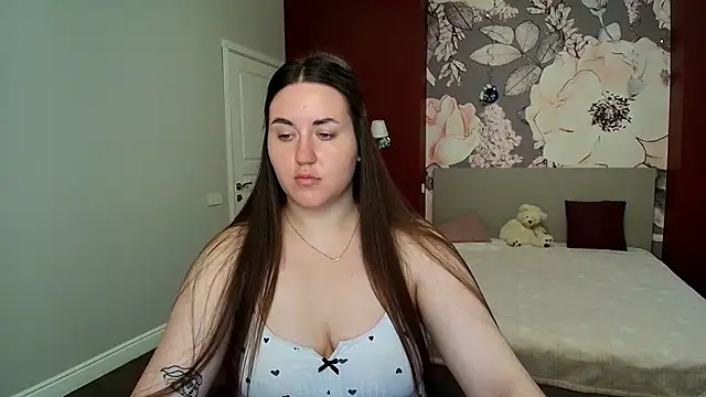Roxie Bradley online show from July 30, 2026, 5:50 am