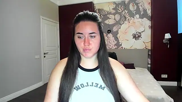 Roxie Bradley online show from September 11, 2025, 6:02 am